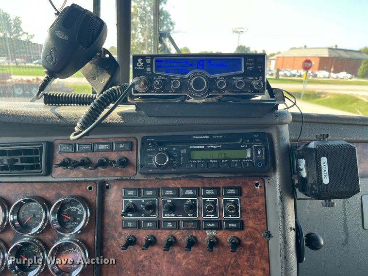 image for item DP2065 2003 Kenworth W900  semi truck