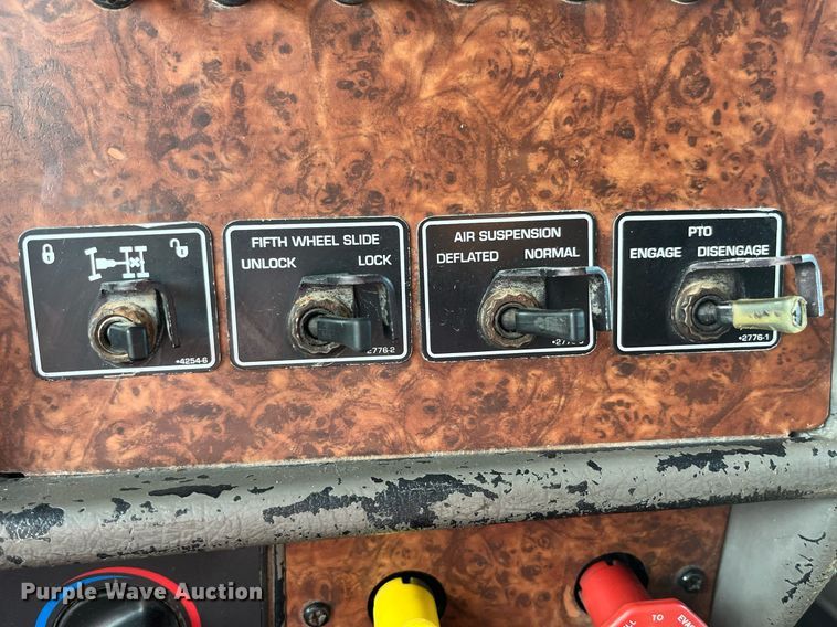 image for item DP2065 2003 Kenworth W900  semi truck