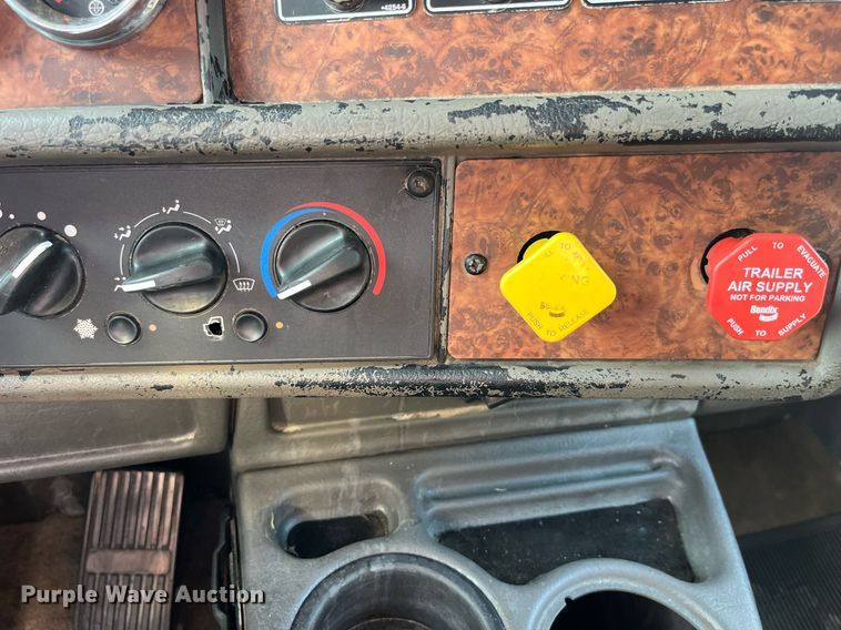 image for item DP2065 2003 Kenworth W900  semi truck