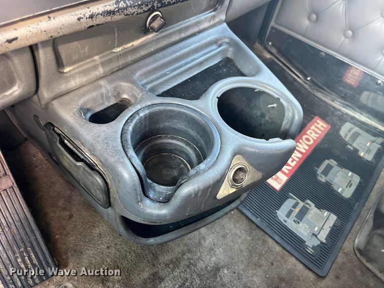 image for item DP2065 2003 Kenworth W900  semi truck