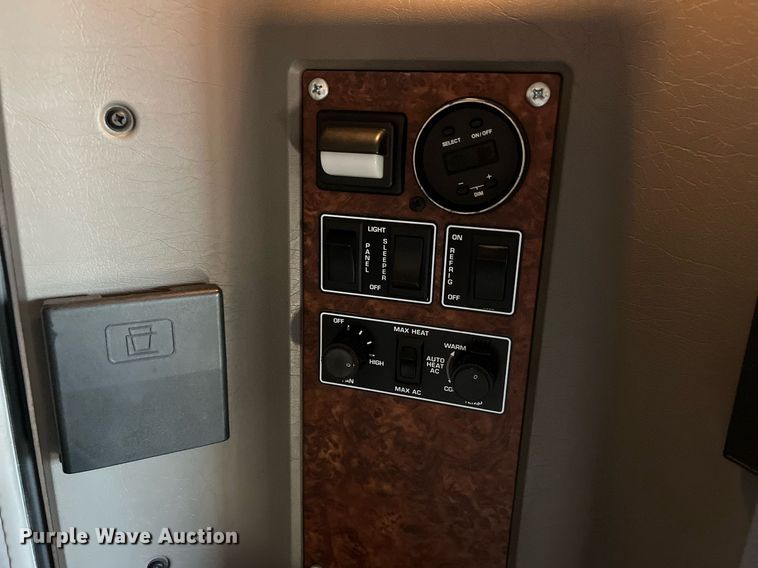 image for item DP2065 2003 Kenworth W900  semi truck