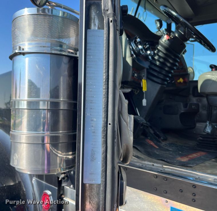 image for item DP2065 2003 Kenworth W900  semi truck