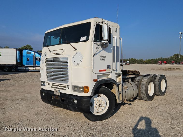 image for item DP2446 1994 Freightliner FLB  semi truck