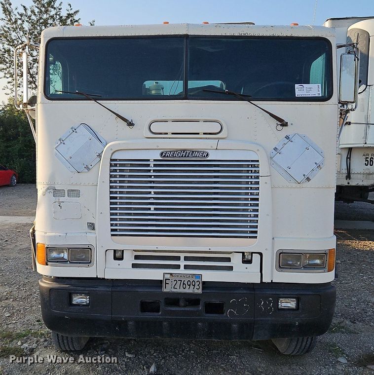 image for item DP2446 1994 Freightliner FLB  semi truck