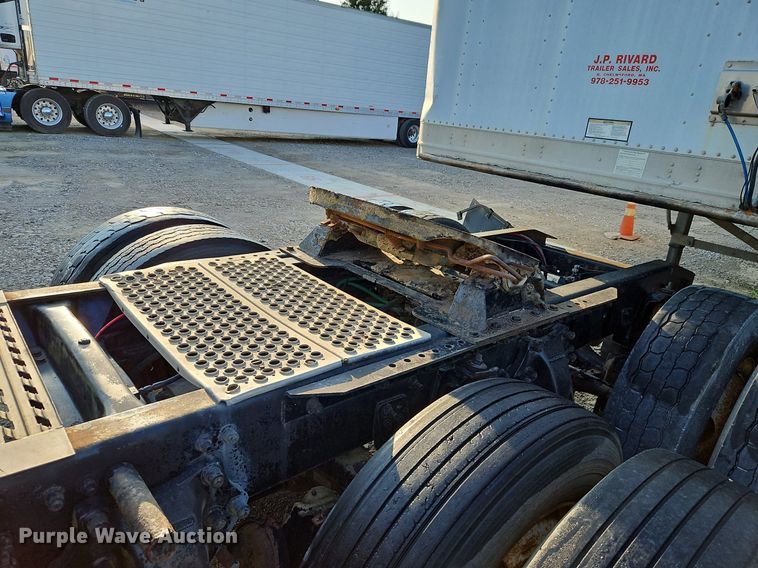 image for item DP2446 1994 Freightliner FLB  semi truck