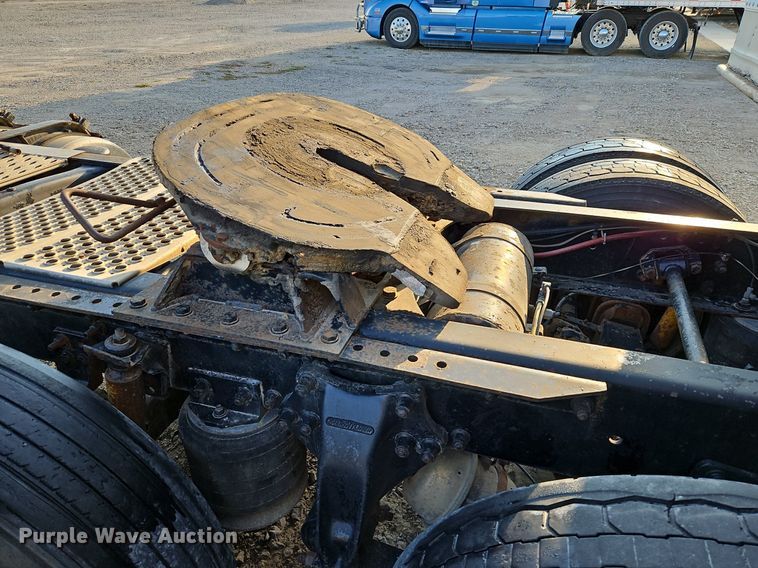 image for item DP2446 1994 Freightliner FLB  semi truck