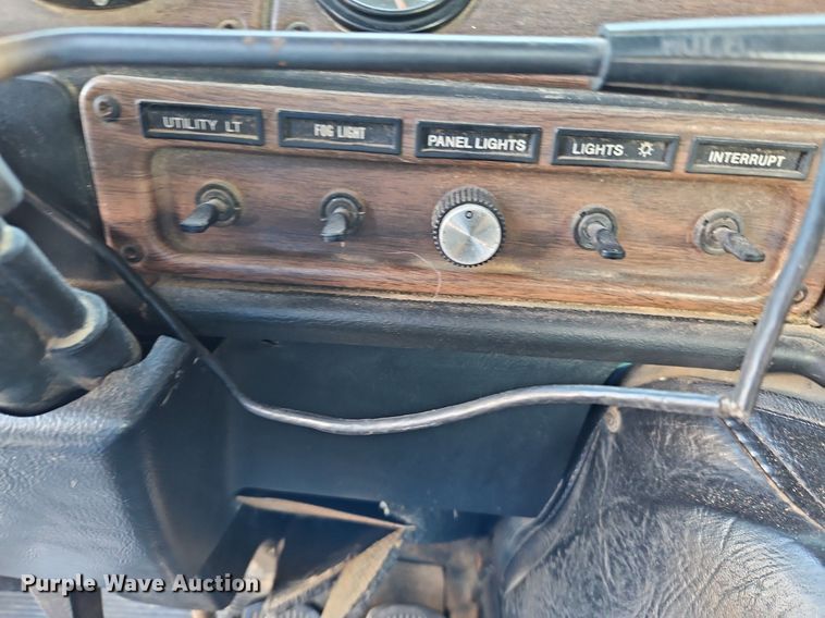 image for item DP2446 1994 Freightliner FLB  semi truck