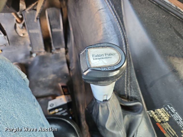 image for item DP2446 1994 Freightliner FLB  semi truck