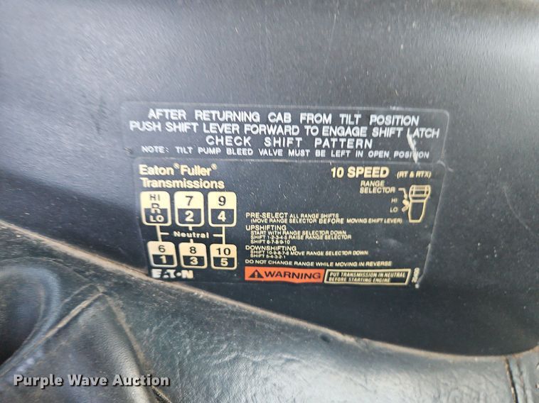 image for item DP2446 1994 Freightliner FLB  semi truck