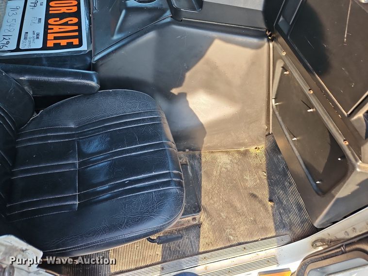 image for item DP2446 1994 Freightliner FLB  semi truck