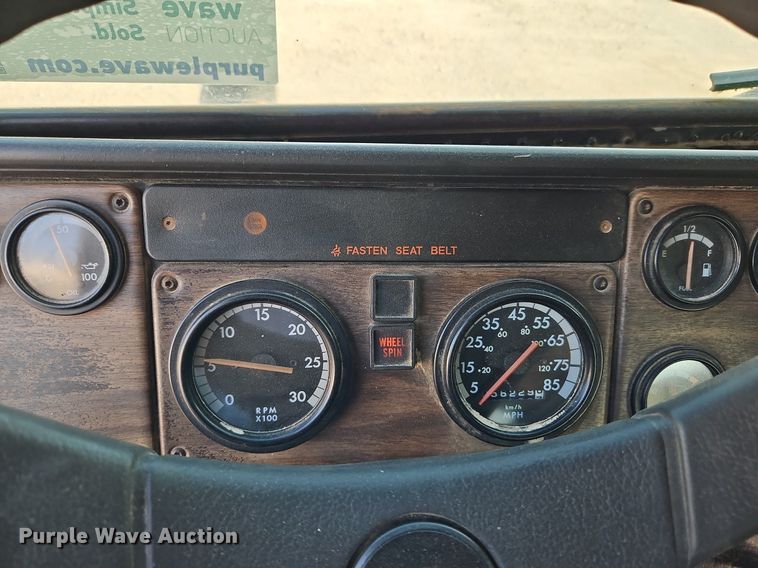 image for item DP2446 1994 Freightliner FLB  semi truck