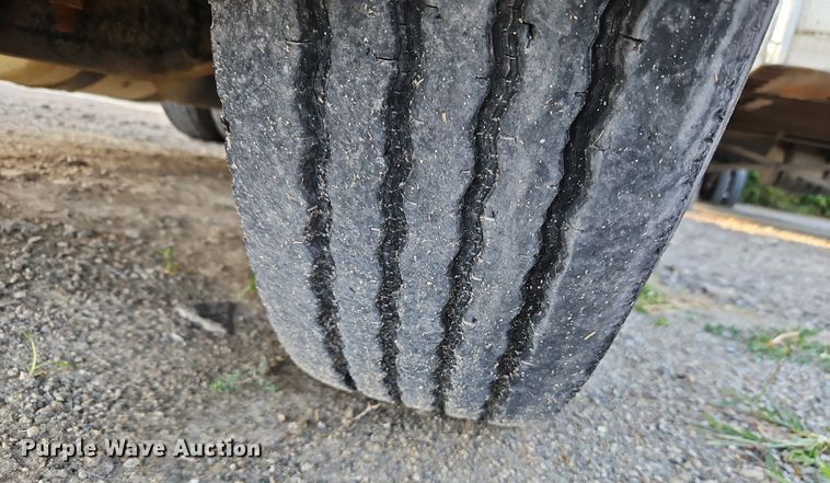 image for item DP2446 1994 Freightliner FLB  semi truck