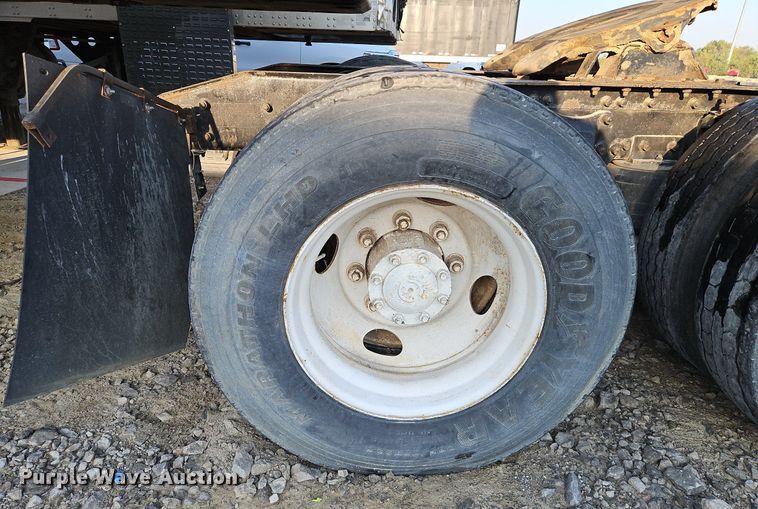 image for item DP2446 1994 Freightliner FLB  semi truck