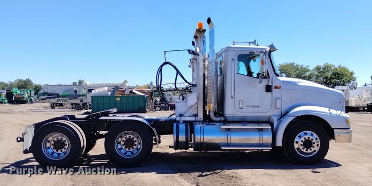 image for item DP3406 2007 International 9400i  semi truck
