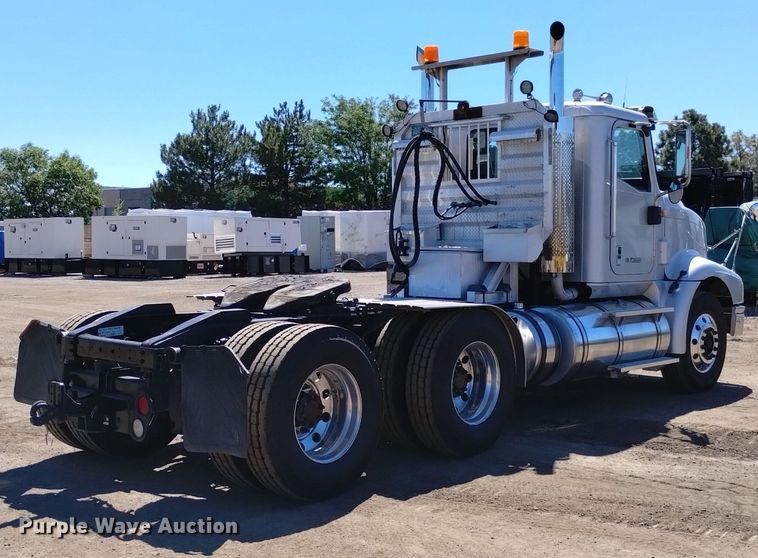 image for item DP3406 2007 International 9400i  semi truck