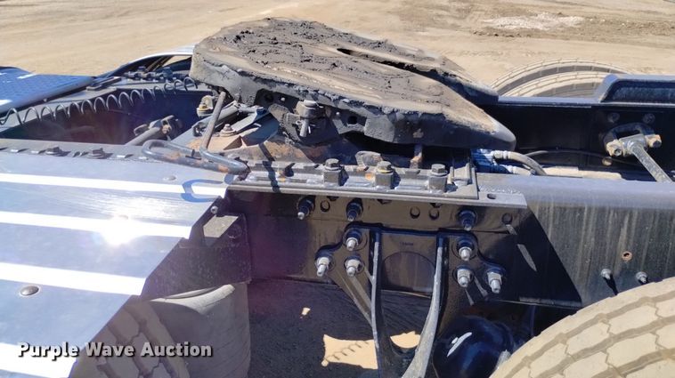 image for item DP3406 2007 International 9400i  semi truck