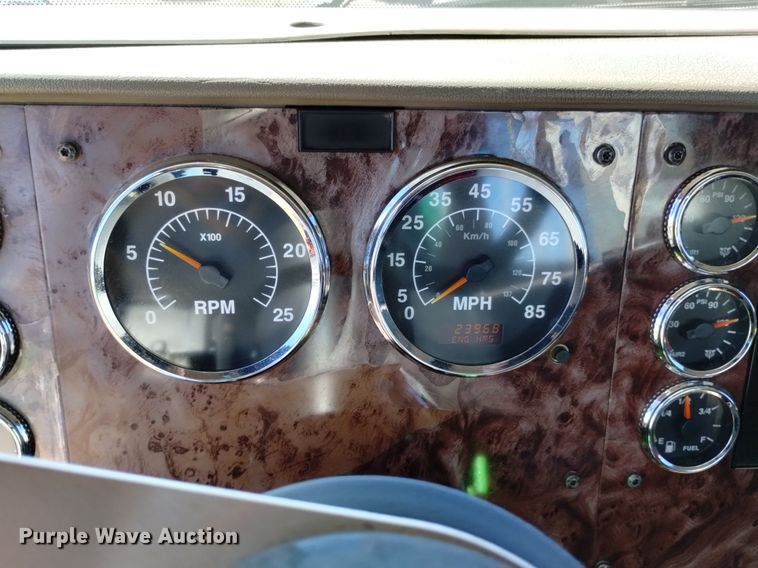 image for item DP3406 2007 International 9400i  semi truck