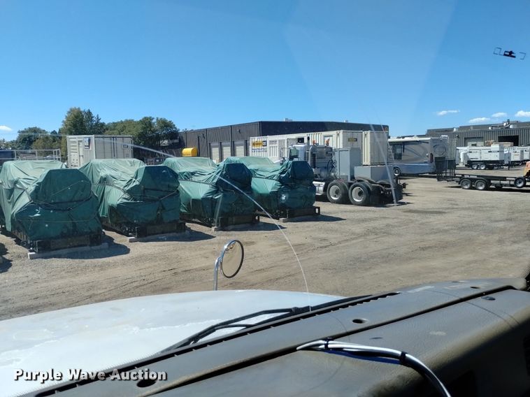 image for item DP3406 2007 International 9400i  semi truck