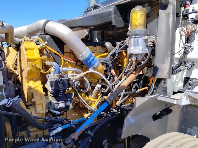 image for item DP3406 2007 International 9400i  semi truck