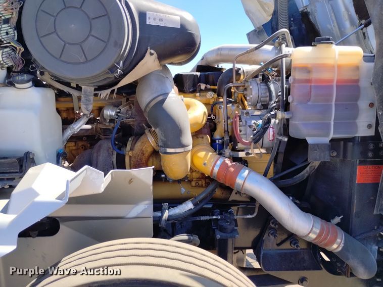 image for item DP3406 2007 International 9400i  semi truck