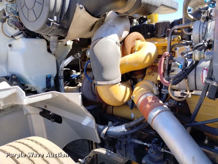 image for item DP3406 2007 International 9400i  semi truck