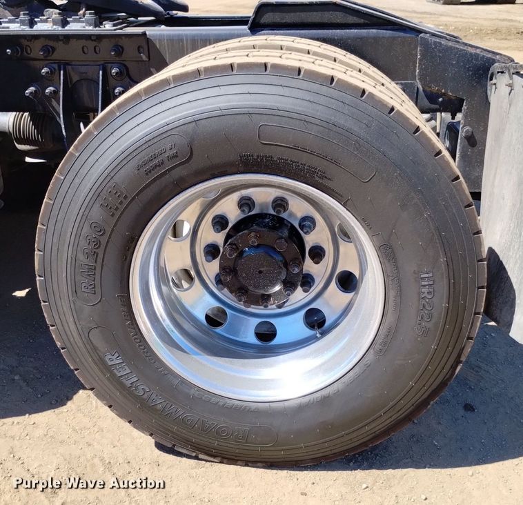 image for item DP3406 2007 International 9400i  semi truck