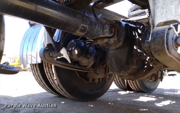 image for item DP3406 2007 International 9400i  semi truck