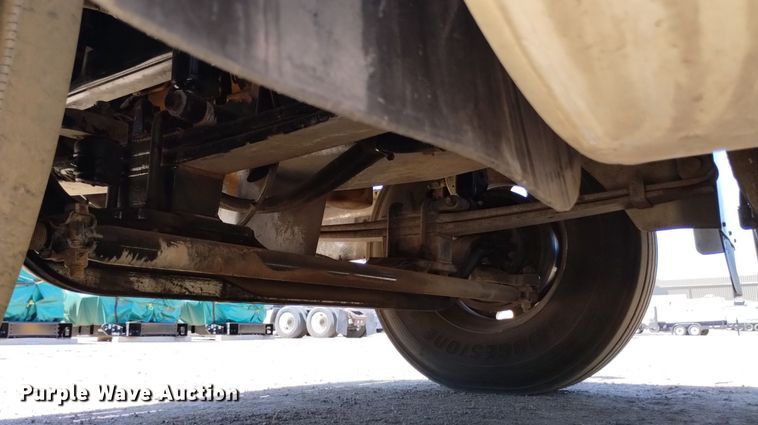 image for item DP3406 2007 International 9400i  semi truck