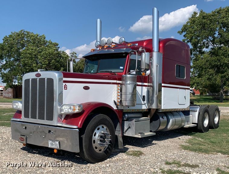 image for item DP8666 2016 Peterbilt 389  semi truck
