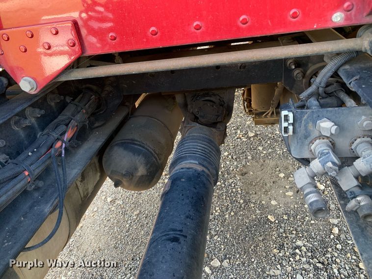 image for item DP8666 2016 Peterbilt 389  semi truck