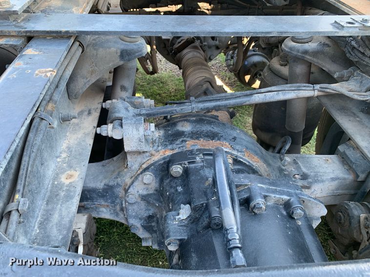 image for item DP8666 2016 Peterbilt 389  semi truck