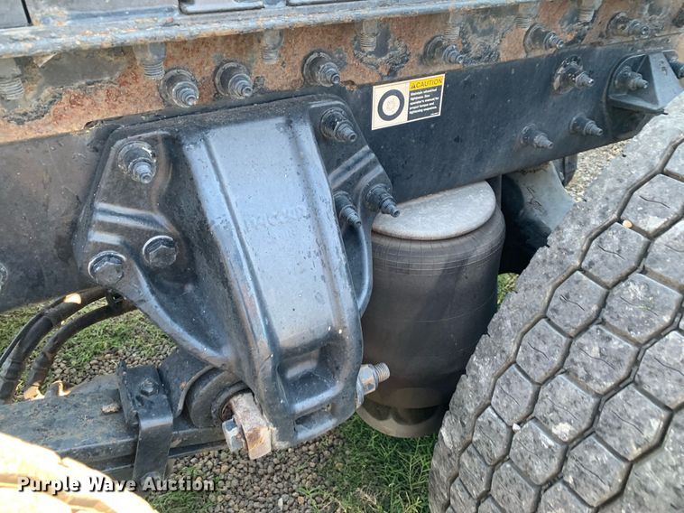 image for item DP8666 2016 Peterbilt 389  semi truck