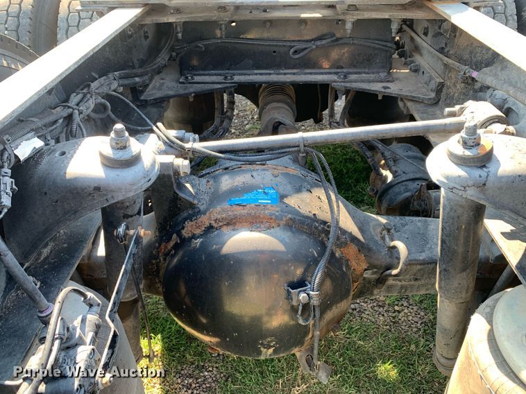 image for item DP8666 2016 Peterbilt 389  semi truck