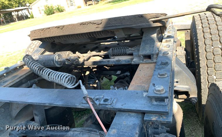 image for item DP8666 2016 Peterbilt 389  semi truck