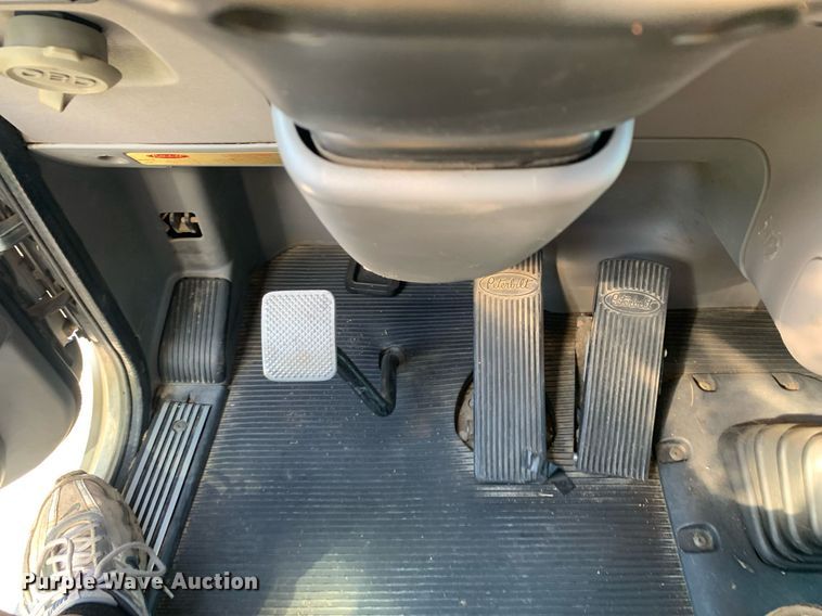 image for item DP8666 2016 Peterbilt 389  semi truck