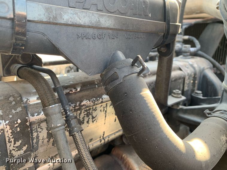 image for item DP8666 2016 Peterbilt 389  semi truck