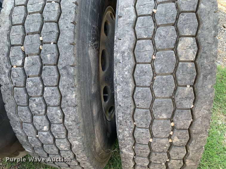 image for item DP8666 2016 Peterbilt 389  semi truck