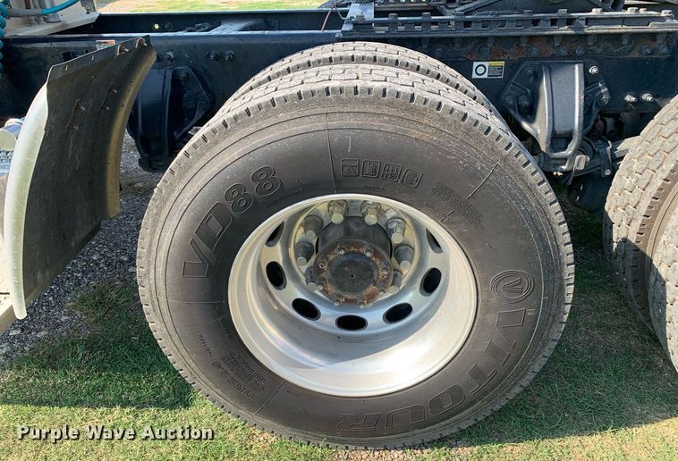 image for item DP8666 2016 Peterbilt 389  semi truck