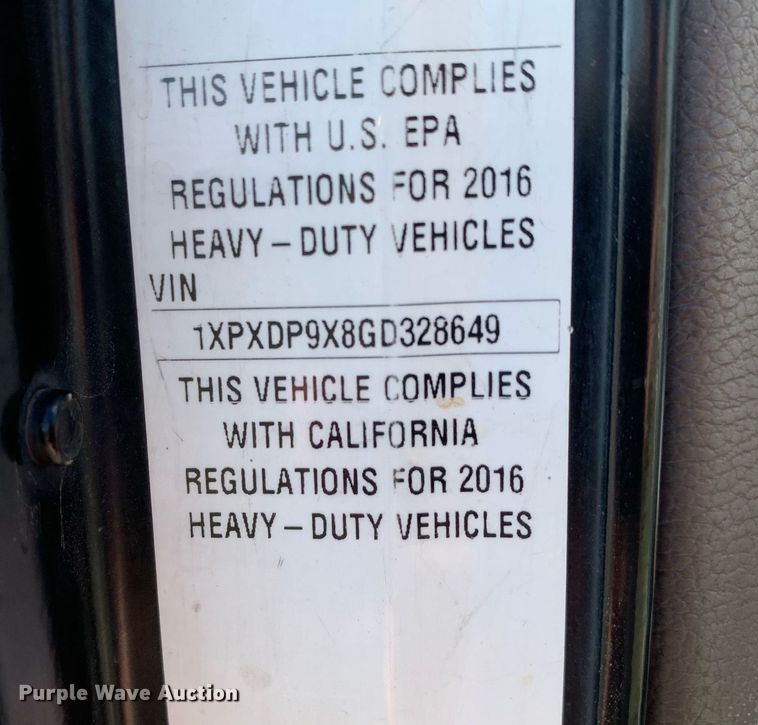 image for item DP8666 2016 Peterbilt 389  semi truck