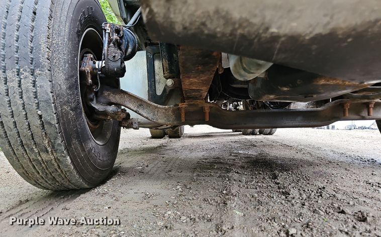 image for item DQ0135 2008 Mack CXU613  semi truck