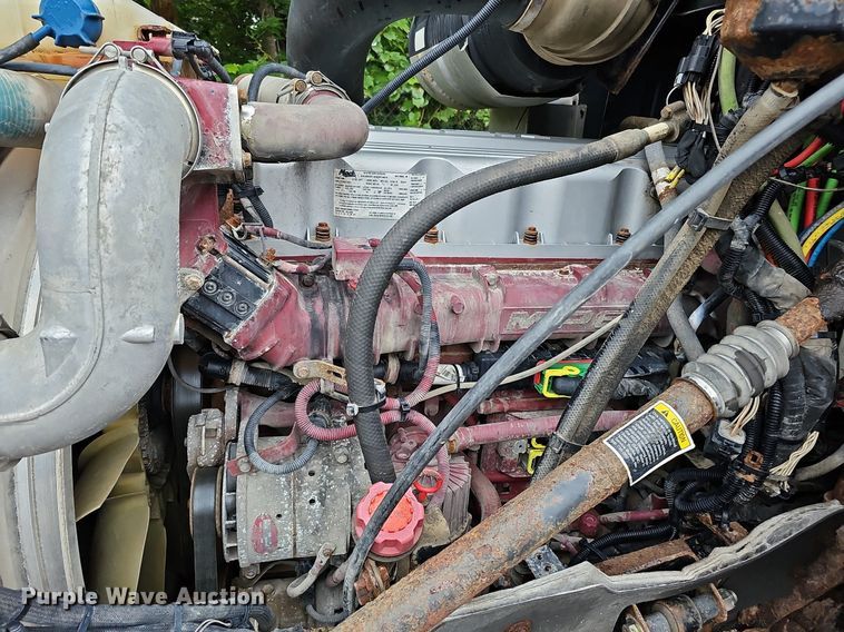 image for item DQ0135 2008 Mack CXU613  semi truck