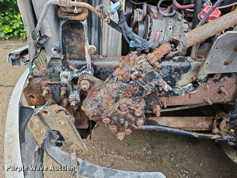 image for item DQ0135 2008 Mack CXU613  semi truck