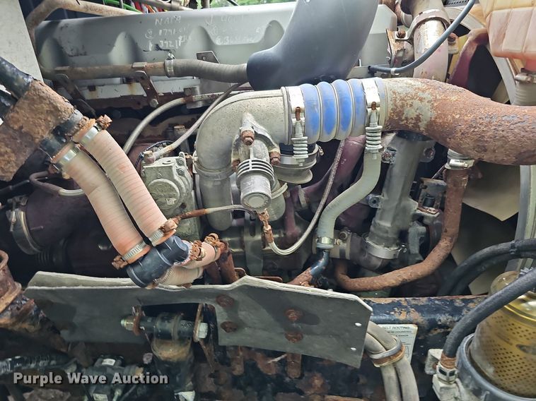 image for item DQ0135 2008 Mack CXU613  semi truck