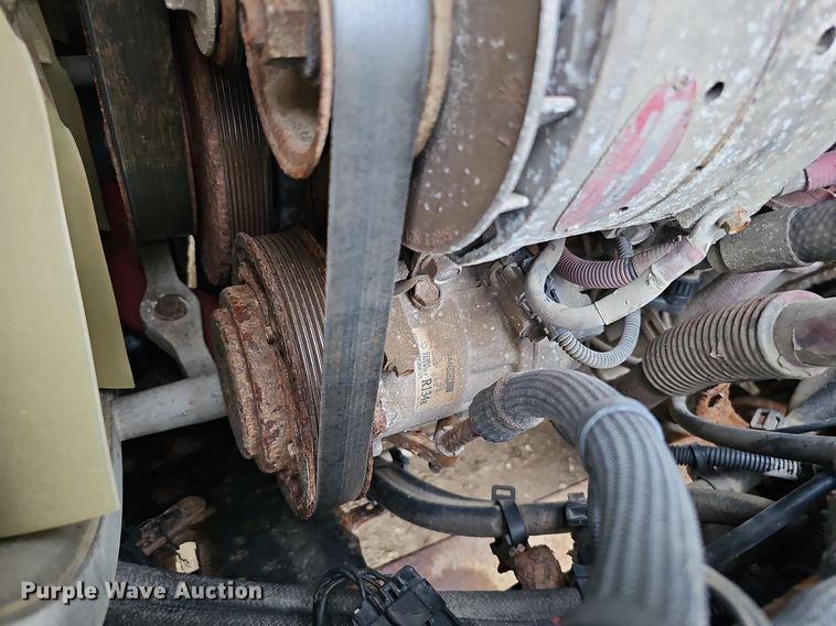 image for item DQ0135 2008 Mack CXU613  semi truck