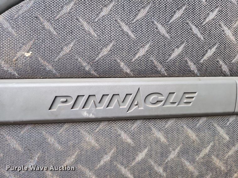 image for item DQ0135 2008 Mack CXU613  semi truck