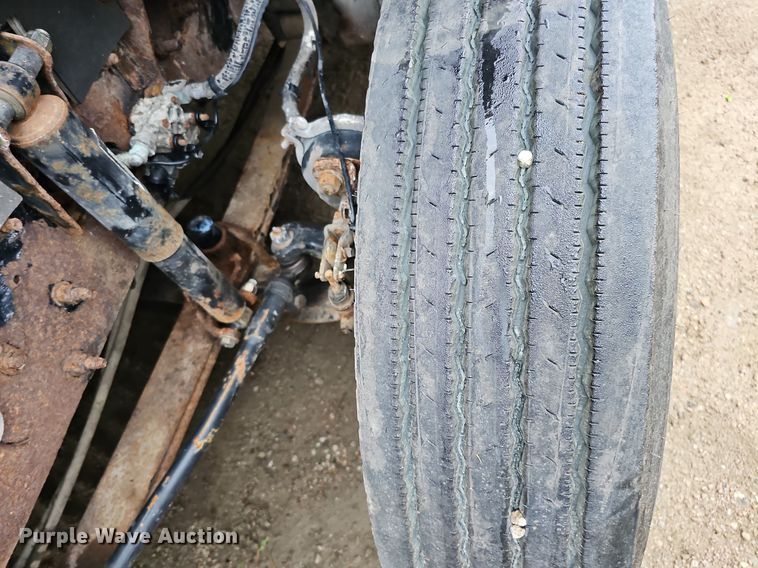 image for item DQ0135 2008 Mack CXU613  semi truck