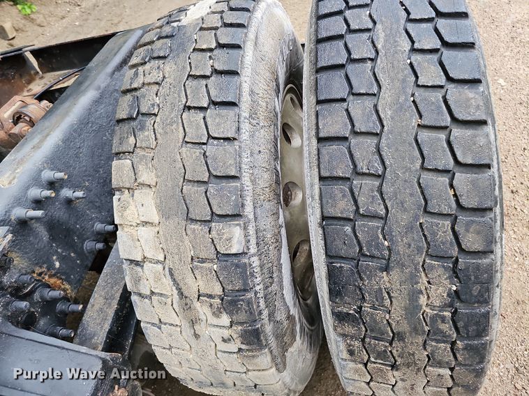 image for item DQ0135 2008 Mack CXU613  semi truck