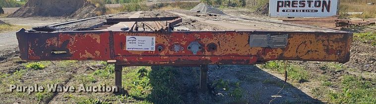 image for item DQ0196 1972 Trailmobile P31TOCAH  flatbed trailer