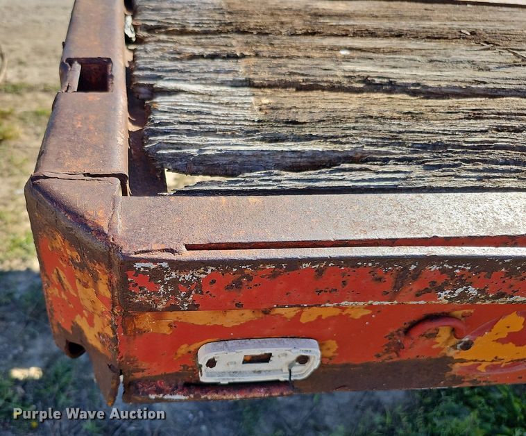 image for item DQ0196 1972 Trailmobile P31TOCAH  flatbed trailer