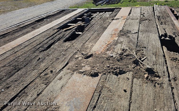 image for item DQ0196 1972 Trailmobile P31TOCAH  flatbed trailer